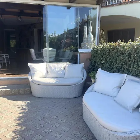 In Porto Cervo Surrounded By Greenery דירה אביאדורי
