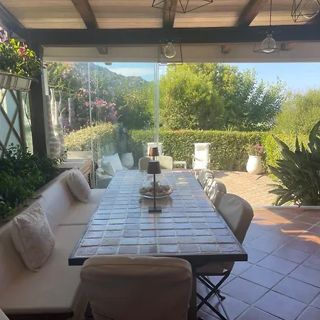 In Porto Cervo Surrounded By Greenery דירה אביאדורי